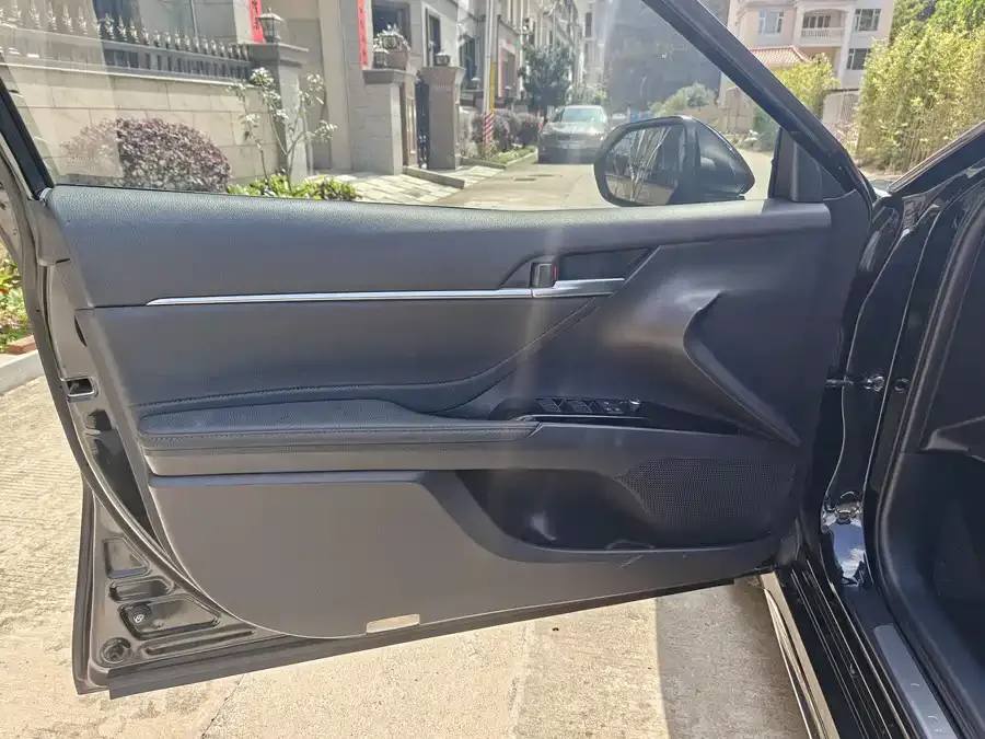 Toyota Camry Camry 2023 2.0G Deluxe Edition 2023 — миниатюра 2