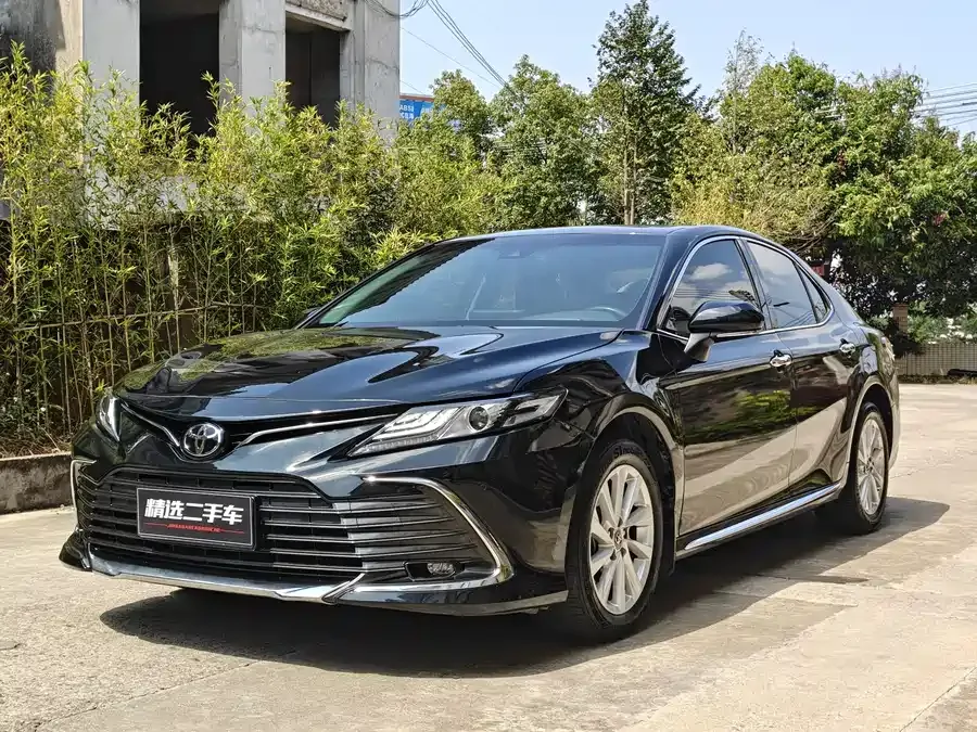 Toyota Camry Camry 2023 2.0G Deluxe Edition 2023 — фото 1, купить с доставкой в Москву