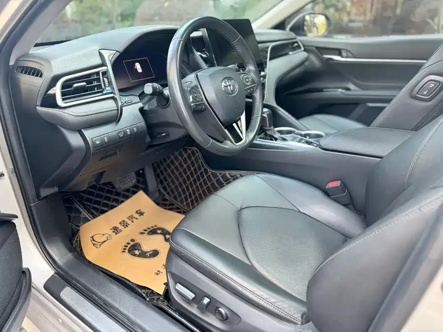 Toyota Camry Camry 2021 2.5G Deluxe Edition 2022 — миниатюра 2