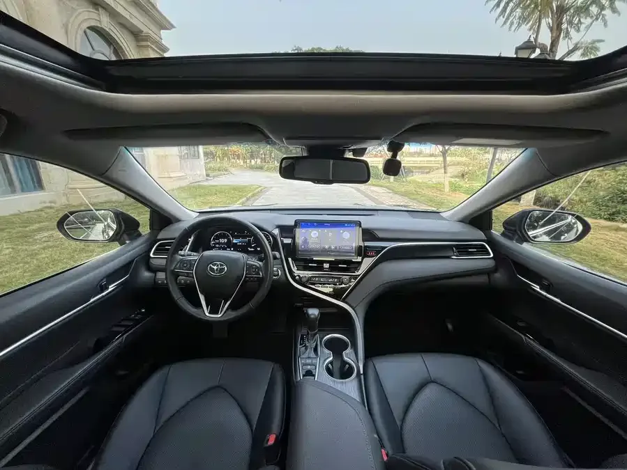 Toyota Camry Camry 2021 2.5G Deluxe Edition 2022 — миниатюра 3