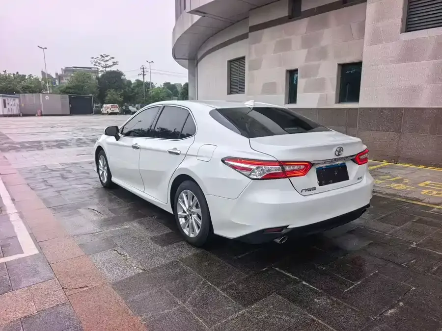 Toyota Camry Camry 2023 2.0G Deluxe Edition 2023 — миниатюра 2