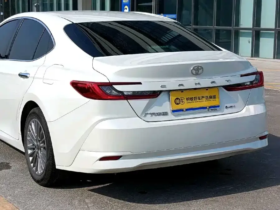 Toyota Camry Camry 2024 Hybrid 2.0HGVP Luxury Edition 2025 — миниатюра 3