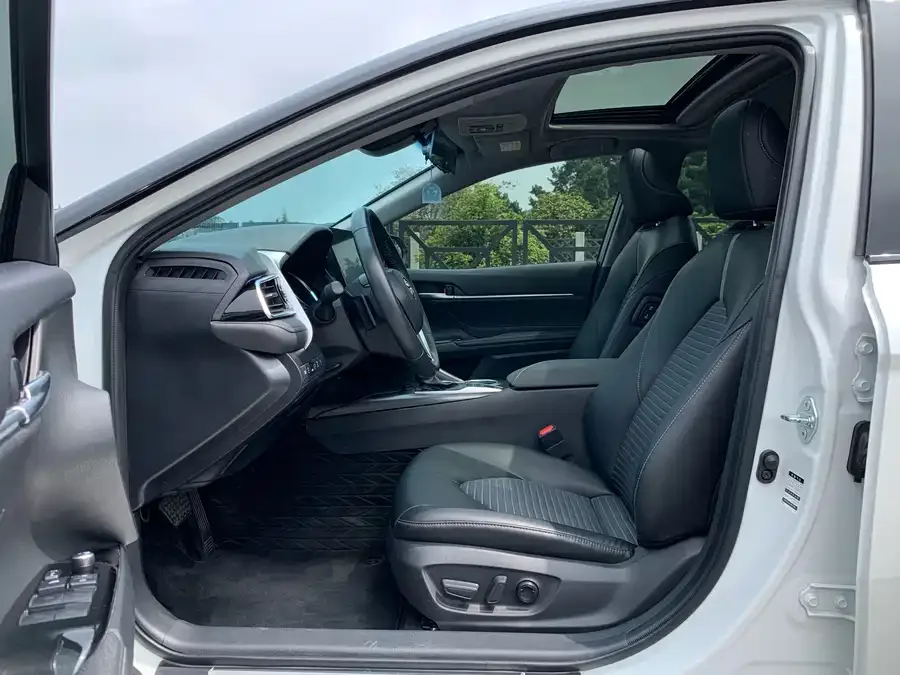 Toyota Camry Camry 2023 2.0S Cavalier Edition 2024 — миниатюра 4