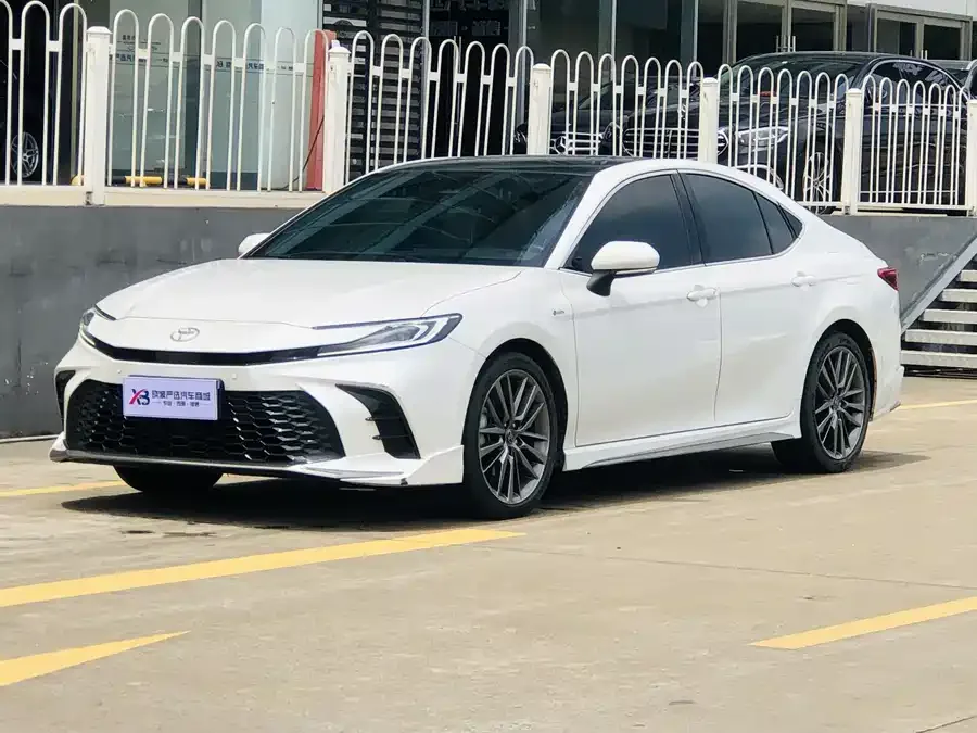Toyota Camry 2025