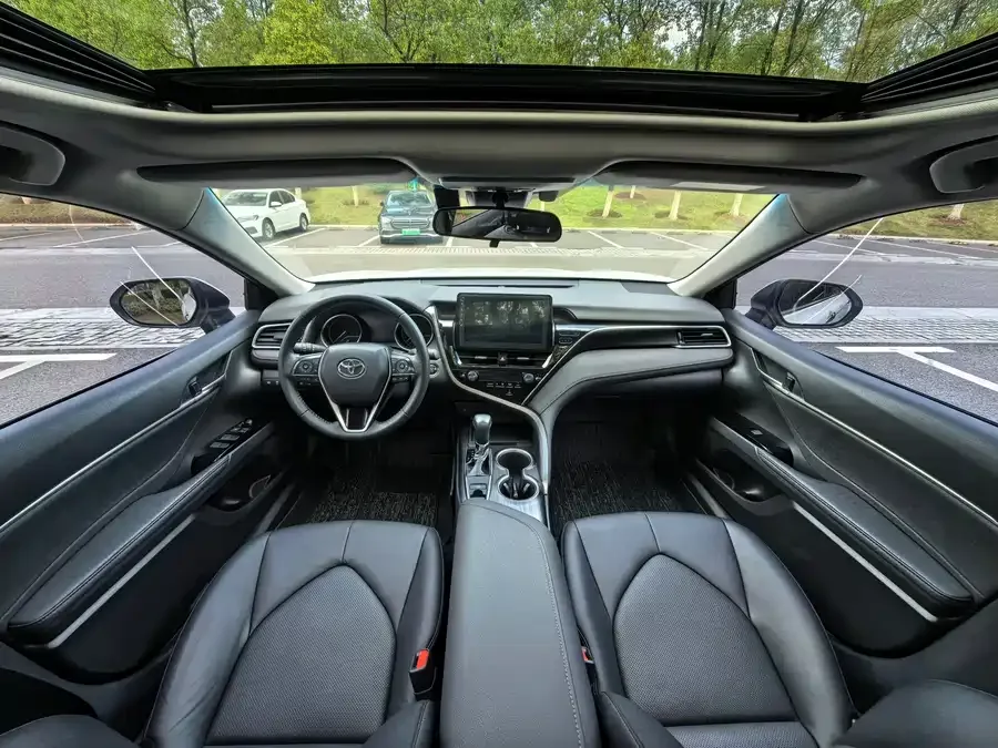 Toyota Camry Camry 2021 2.0G Deluxe Edition 2022 — миниатюра 3