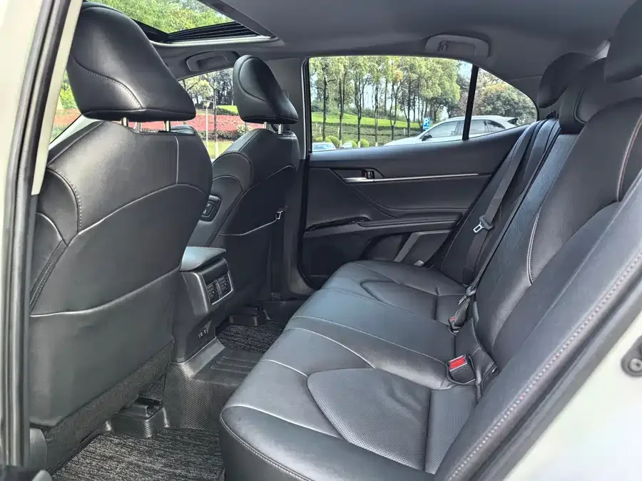 Toyota Camry Camry 2021 2.0G Deluxe Edition 2022 — миниатюра 4