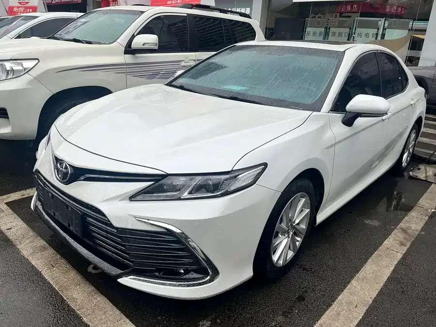 Toyota Camry Camry 2022 2.0GVP Leading Edition 2023 — фото 1, купить с доставкой в Москву