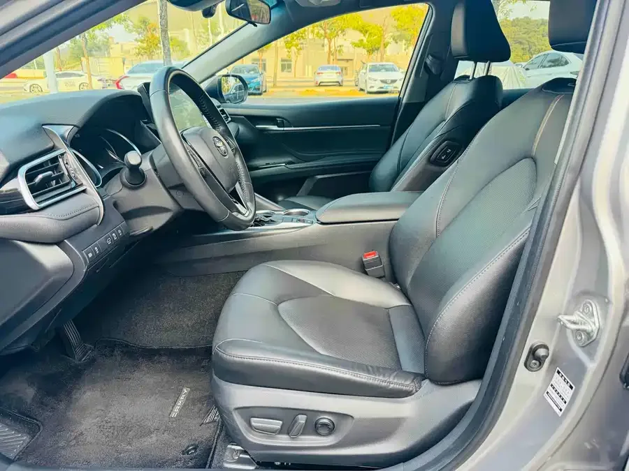 Toyota Camry Camry 2021 2.0G Deluxe Edition 2022 — миниатюра 3