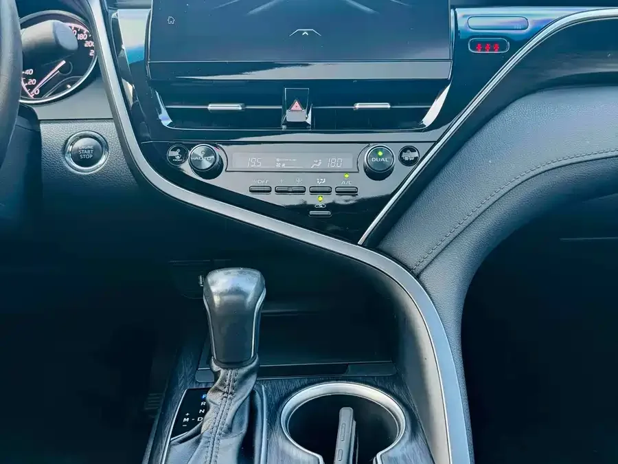 Toyota Camry Camry 2021 2.0G Deluxe Edition 2022 — миниатюра 5