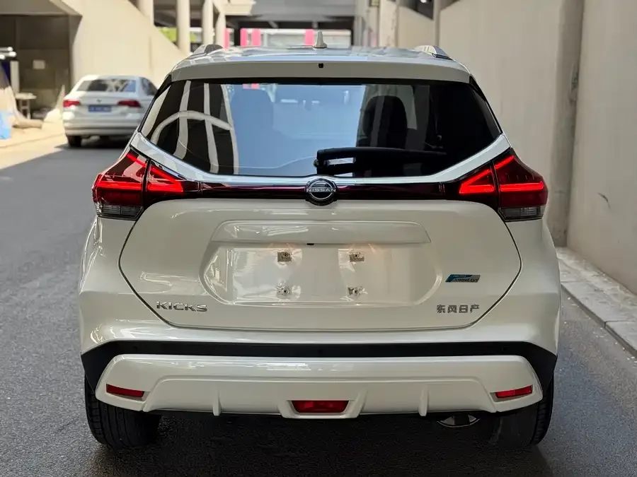Nissan Kicks 2023 Kicks 1.5L Sport Edition: Powerful and stylish 2023 — миниатюра 2