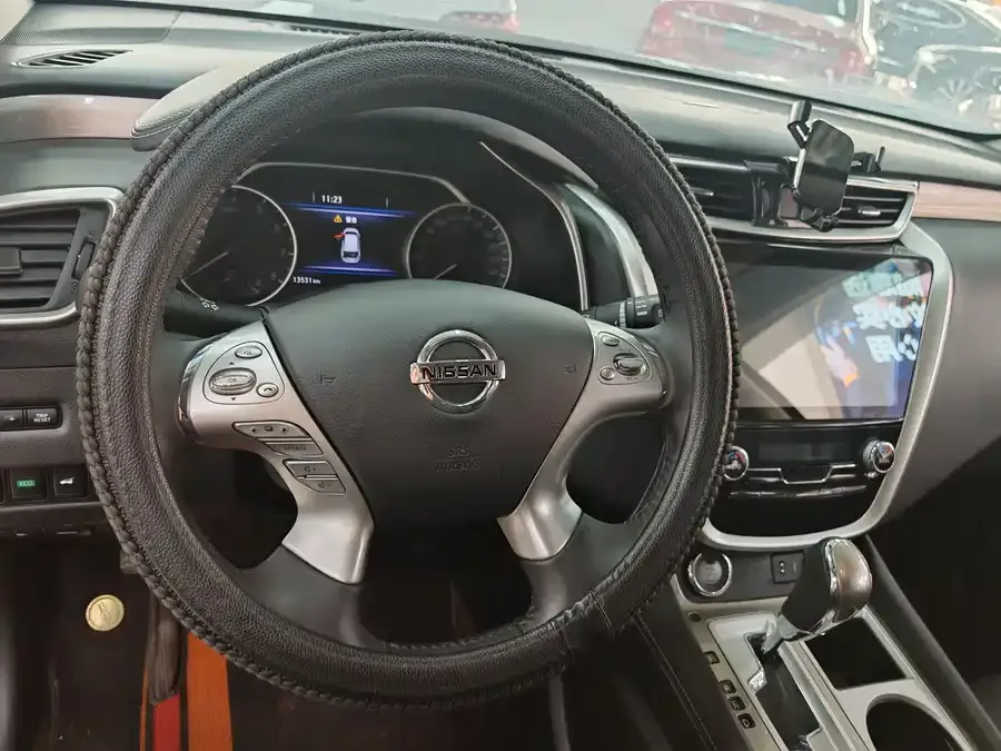 Nissan Murano Loulan 2021 2.5L XL 2WD Intelligent Linked Deluxe Edition 2022 — миниатюра 3