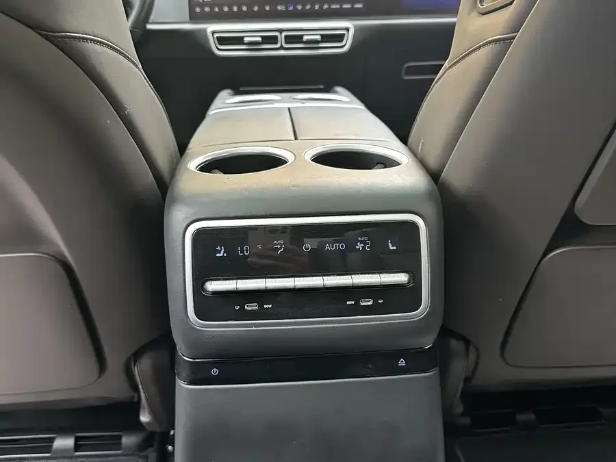 Li Xiang L9 Ideal L9 2023 Pro 2023 — миниатюра 4