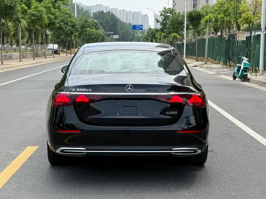 Mercedes-Benz E-class new energy Mercedes-Benz E-Class New Energy 2024 E 350 e L Plug-in Hybrid Sedan 2024 — миниатюра 5