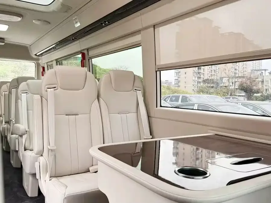 Hongqi Golden Sunflower Guoyue Hongqi Golden Sunflower Guoyue 2024 3.0T Flagship Edition 17-seater 2025 — миниатюра 3