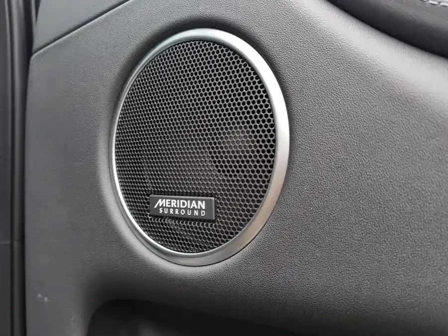 Land Rover Pre-owned Discovery Sports Discovery Sport 2024 Luxury Custom Edition 2023 — миниатюра 5