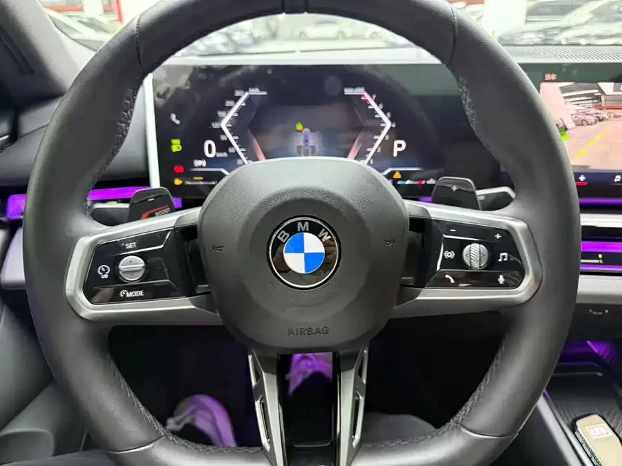 BMW 5 Series 2026 BMW 5 Series 530Li Leading Luxury Package 2026 — миниатюра 4
