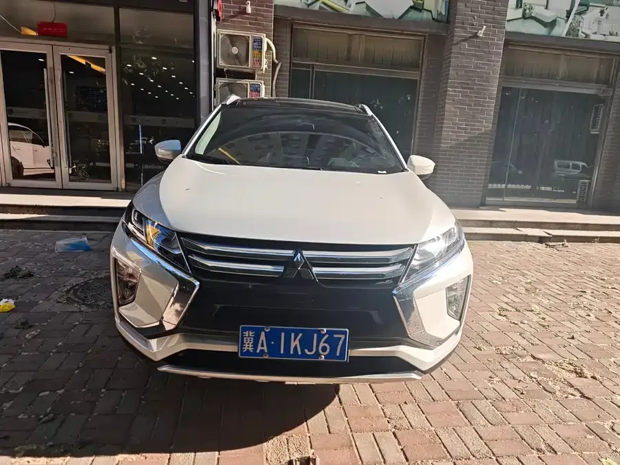 Mitsubishi Yige 2021 Yige 1.5T CVT 2WD Dream Edition 2023 — миниатюра 3
