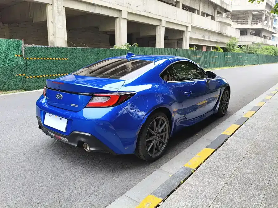 Subaru BRZ 2022 2.4L manual version 2022 — миниатюра 3