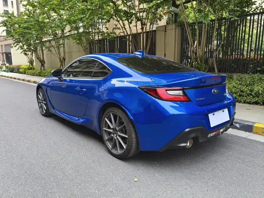 Subaru BRZ 2022 2.4L manual version 2022 — миниатюра 5