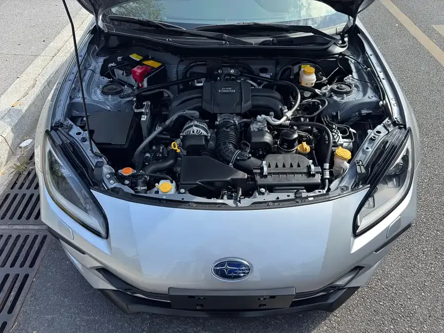 Subaru BRZ 2022 2.4L manual version 2023 — миниатюра 3