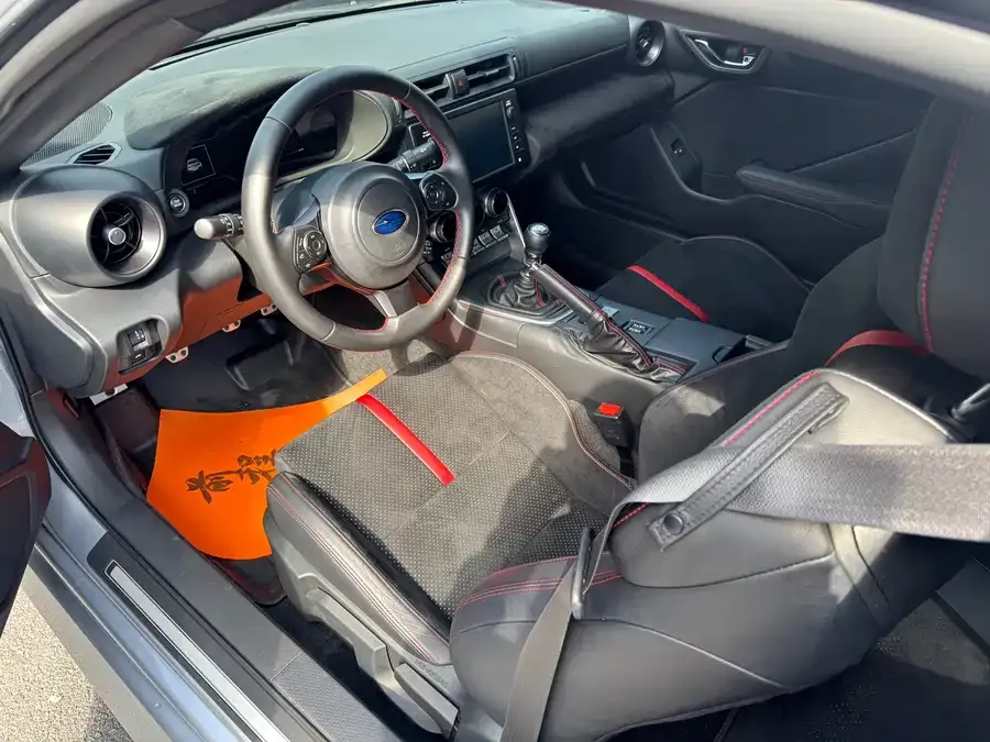 Subaru BRZ 2022 2.4L manual version 2023 — миниатюра 5