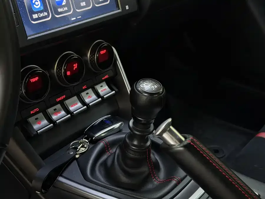 Subaru BRZ 2022 2.4L manual version 2022 — миниатюра 2