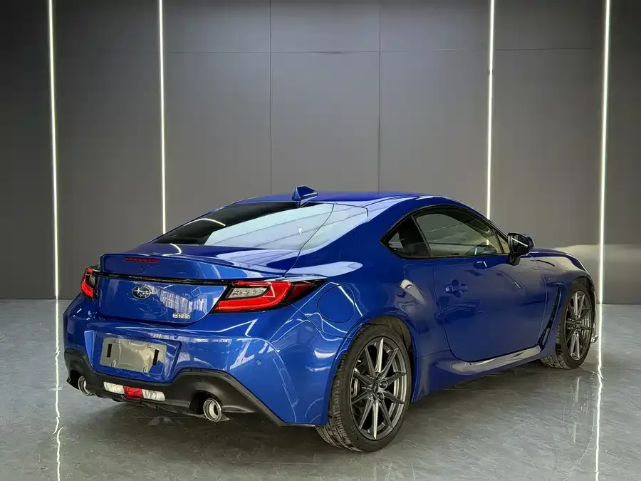 Subaru BRZ 2022 2.4L manual version 2022 — миниатюра 3