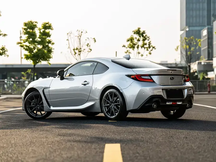 Subaru BRZ 2022 2.4L manual version 2023 — миниатюра 2
