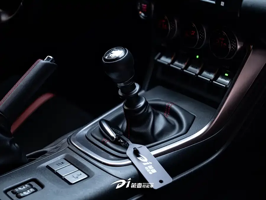 Subaru BRZ 2022 2.4L manual version 2023 — миниатюра 3