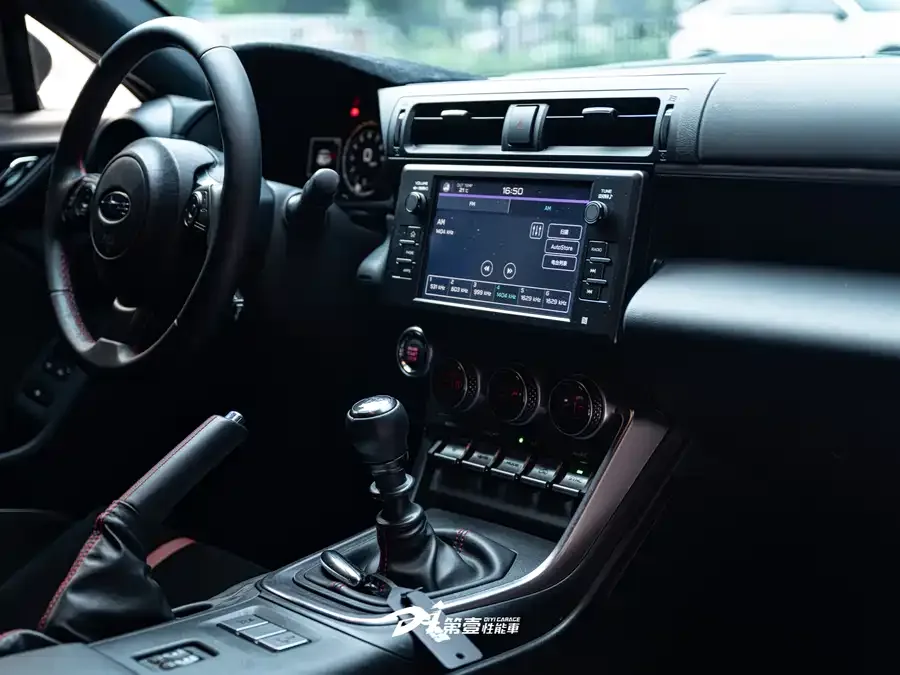 Subaru BRZ 2022 2.4L manual version 2023 — миниатюра 5