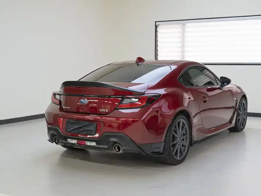Subaru BRZ 2022 2.4L manual version 2023 — миниатюра 2