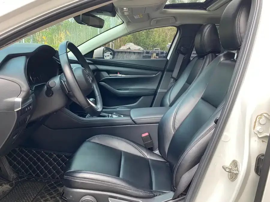 Mazda Axela Mazda3 Angkesela 2021 2.0L Automatic Quality Edition 2022 — миниатюра 4