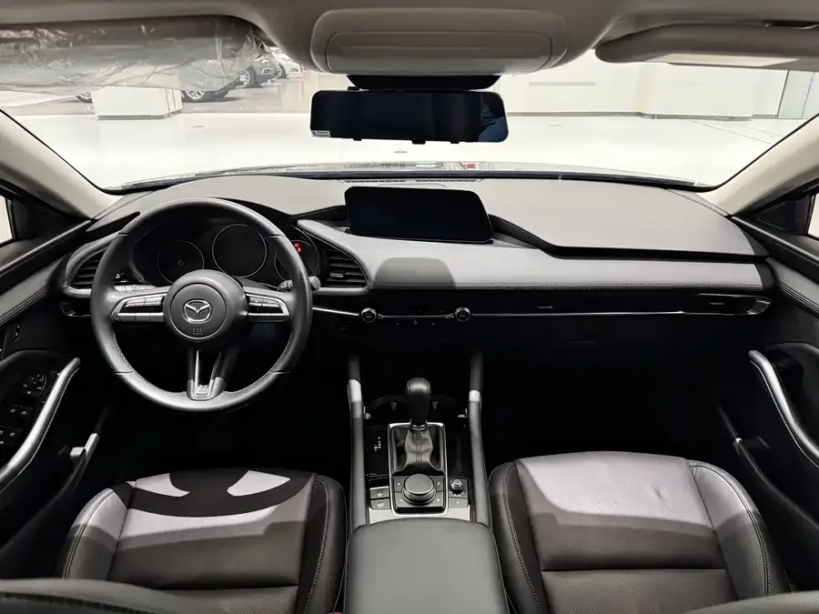 Mazda Axela Mazda3 Angkesela 2022 2.0L automatic quality version 2022 — миниатюра 2