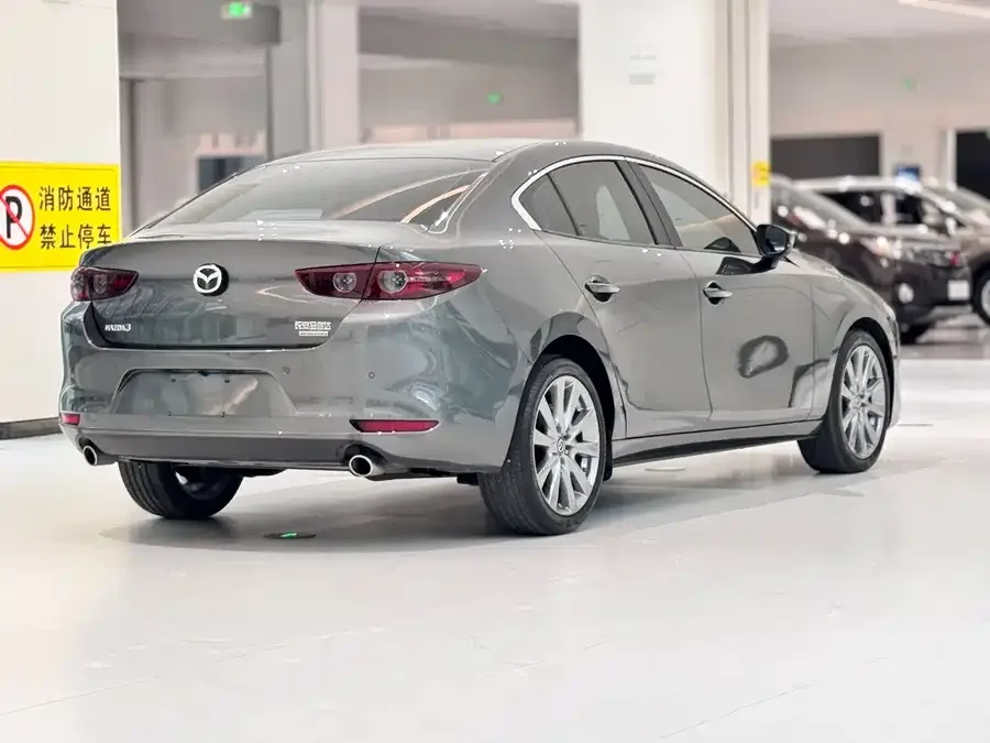 Mazda Axela Mazda3 Angkesela 2022 2.0L automatic quality version 2022 — миниатюра 3