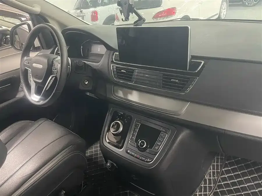 Maxus G20 2023 facelift ES 2.0T gasoline automatic value version 2023 — миниатюра 3