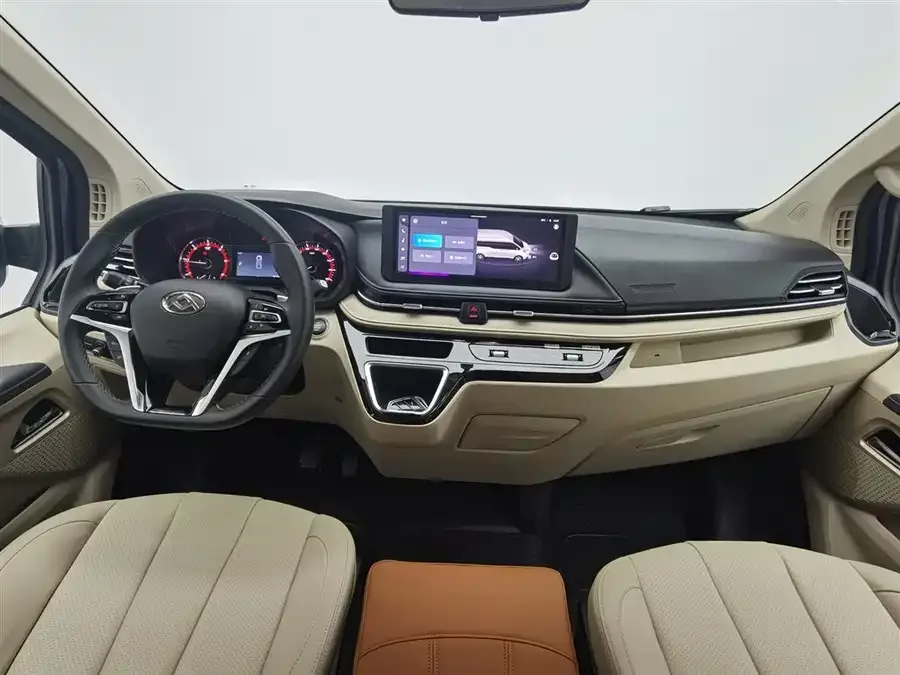 Maxus Xintu V70 Xintu V70 2025 2.0T Automatic Short Axle Low Top Luxury Edition 7 Seaters 2024 — миниатюра 2
