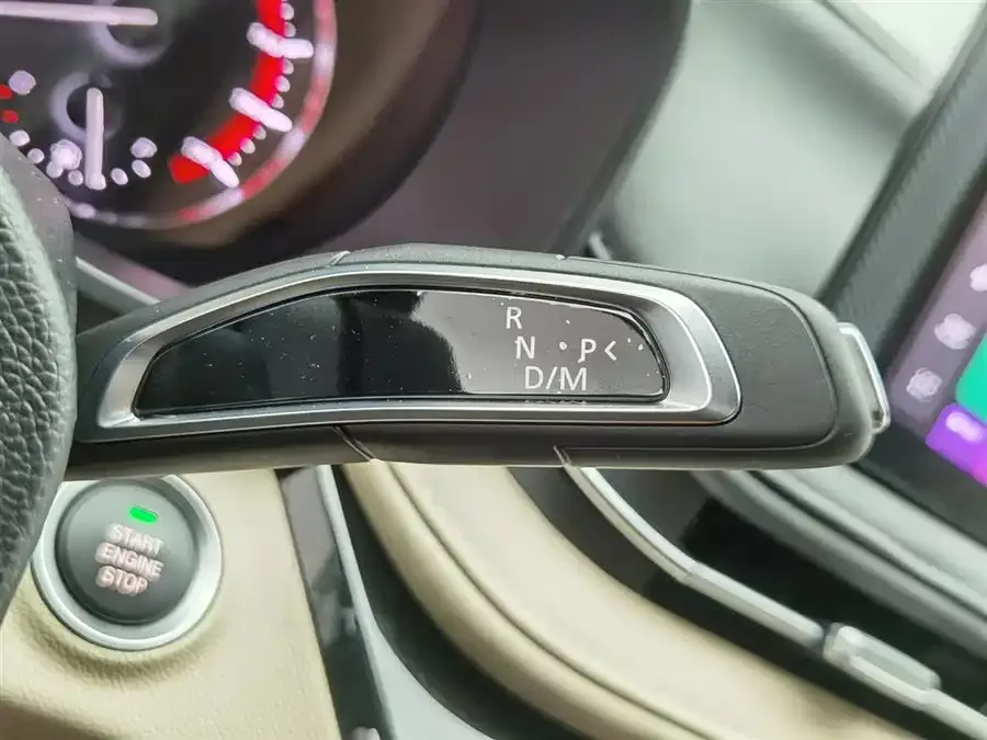Maxus Xintu V70 Xintu V70 2025 2.0T Automatic Short Axle Low Top Luxury Edition 7 Seaters 2024 — миниатюра 4