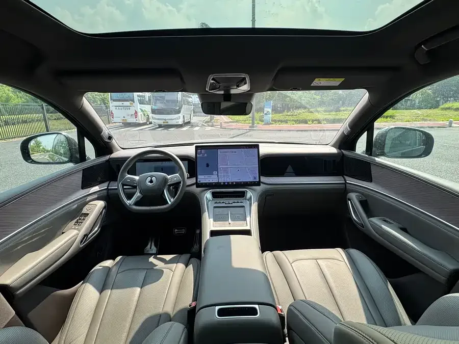 BYD N9 Denza N9 2025 Premium Edition 2025 — миниатюра 2