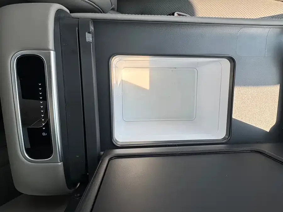 BYD N9 Denza N9 2025 Premium Edition 2025 — миниатюра 5