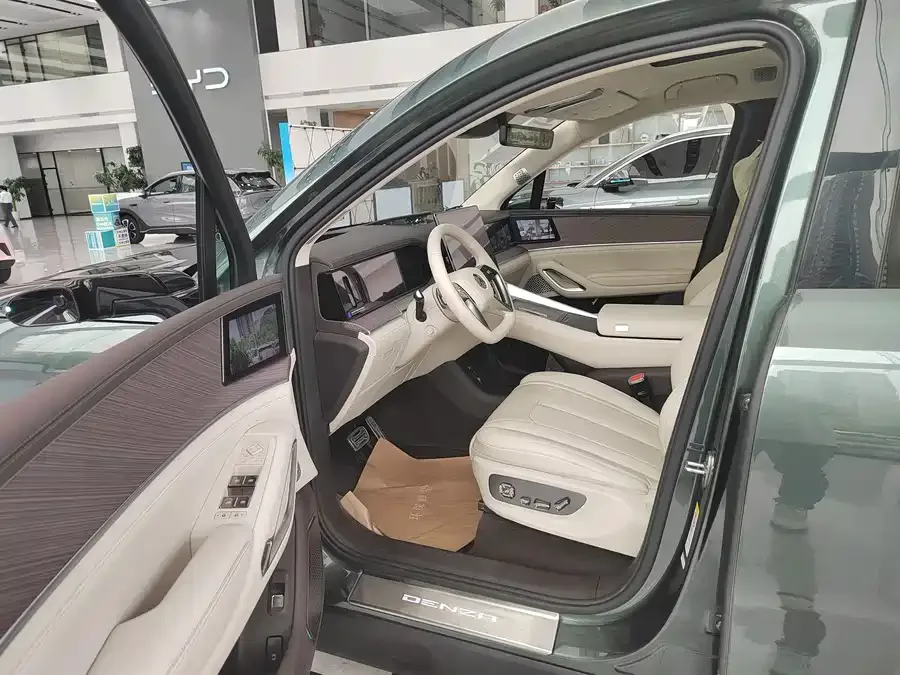 BYD N9 Denza N9 2025 flagship model 2025 — миниатюра 2