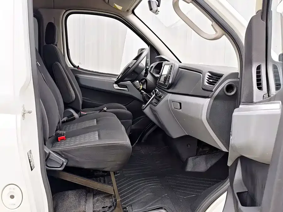 Maxus Xintu V80 Xintu V80 2021 2.0T PLUS Manual Business Travel Edition Long Axis Mid-Top 9 Seaters 2022 — миниатюра 3