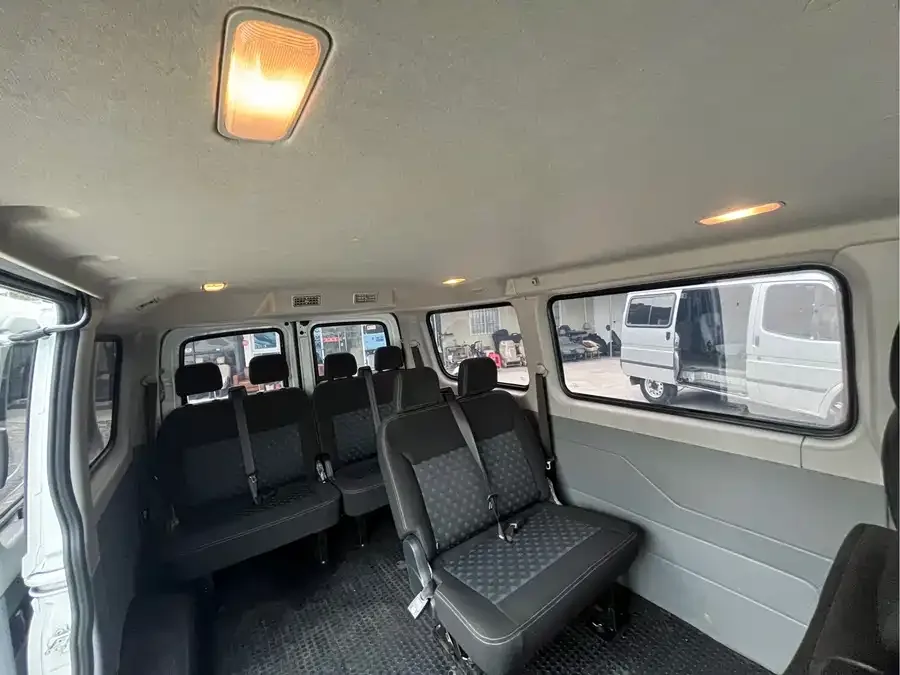 Maxus Xintu V80 Xintu V80 2025 Value Edition, Aoyuntong 2.0T Manual Short Wheelbase, Ultra-Low Roof, 127Ps, 7/9 Seats 2025 — миниатюра 4