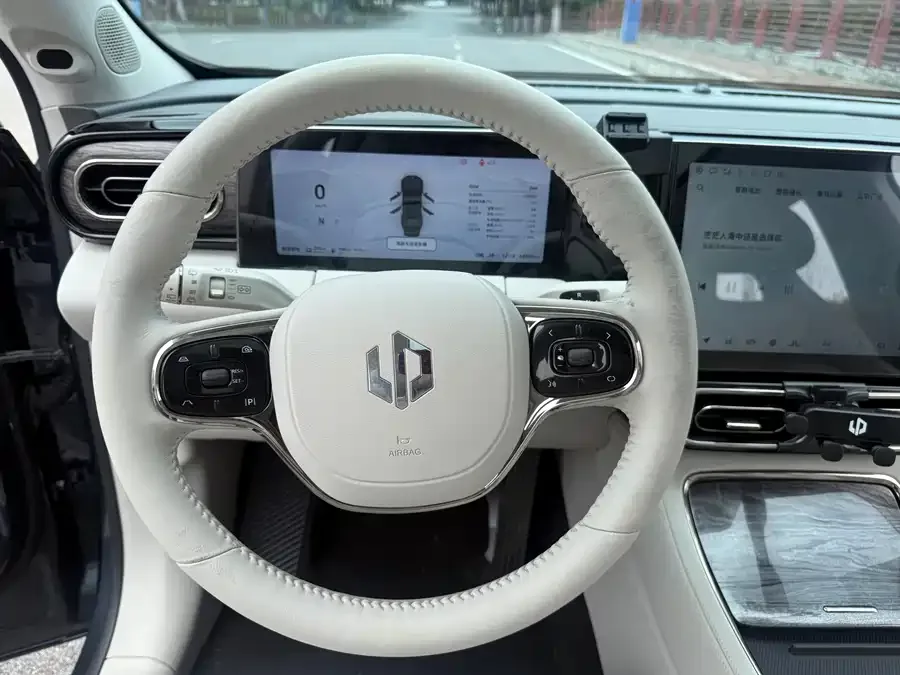 Leapmotor C11 Leapmotor C11 2023 Extended Range 285 Smart Edition 2023 — миниатюра 4
