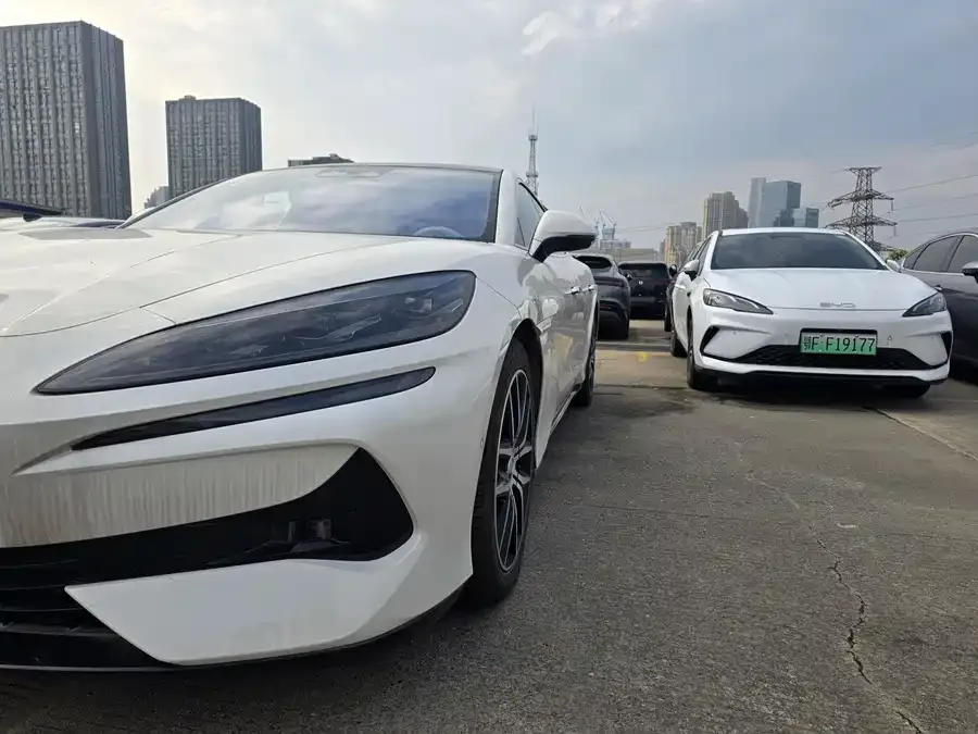BYD Z9 Denza Z9 2024 630km AWD Pro Edition 2025 — миниатюра 2