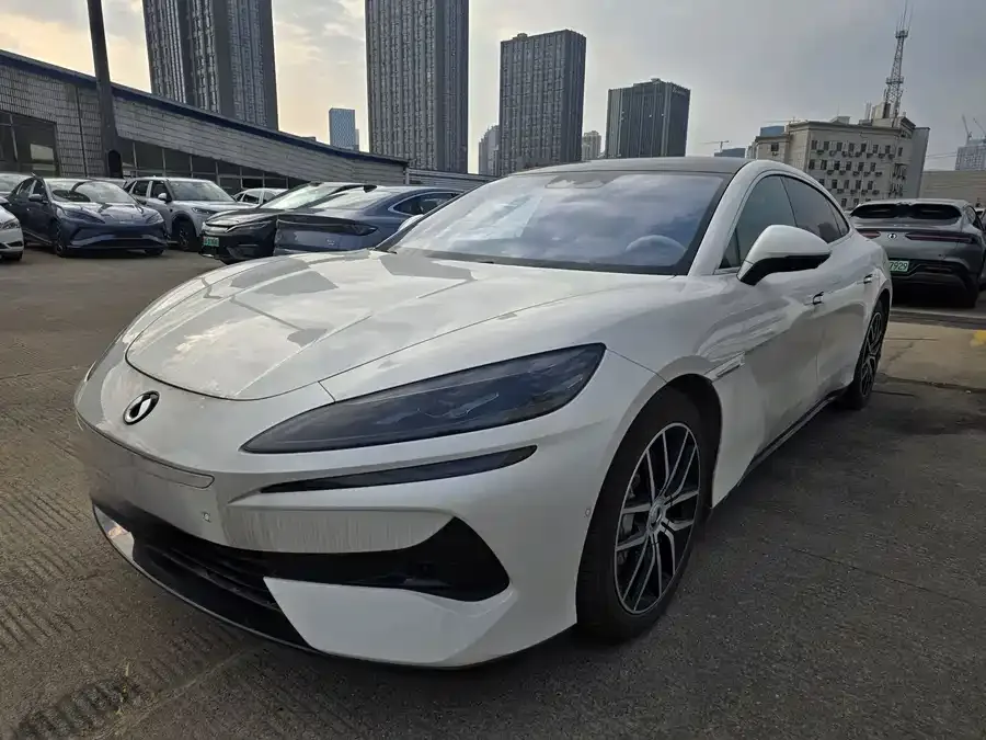 BYD Z9 2025