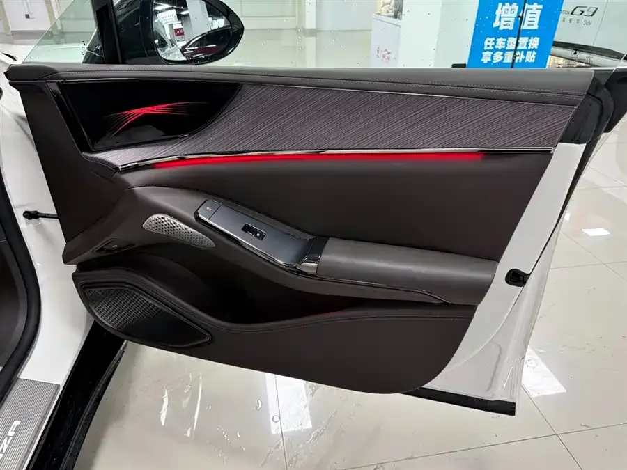 BYD Z9 Denza Z9 2024 1100km 4WD Max Edition 2025 — миниатюра 3