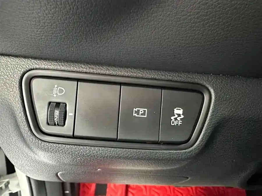 Kia K3 2023 1.5L CVT Luxury Edition 2023 — миниатюра 3