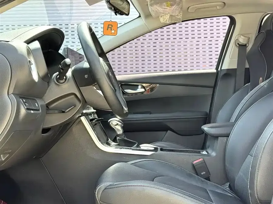 Kia K3 2023 1.5L CVT Luxury Edition 2022 — миниатюра 4