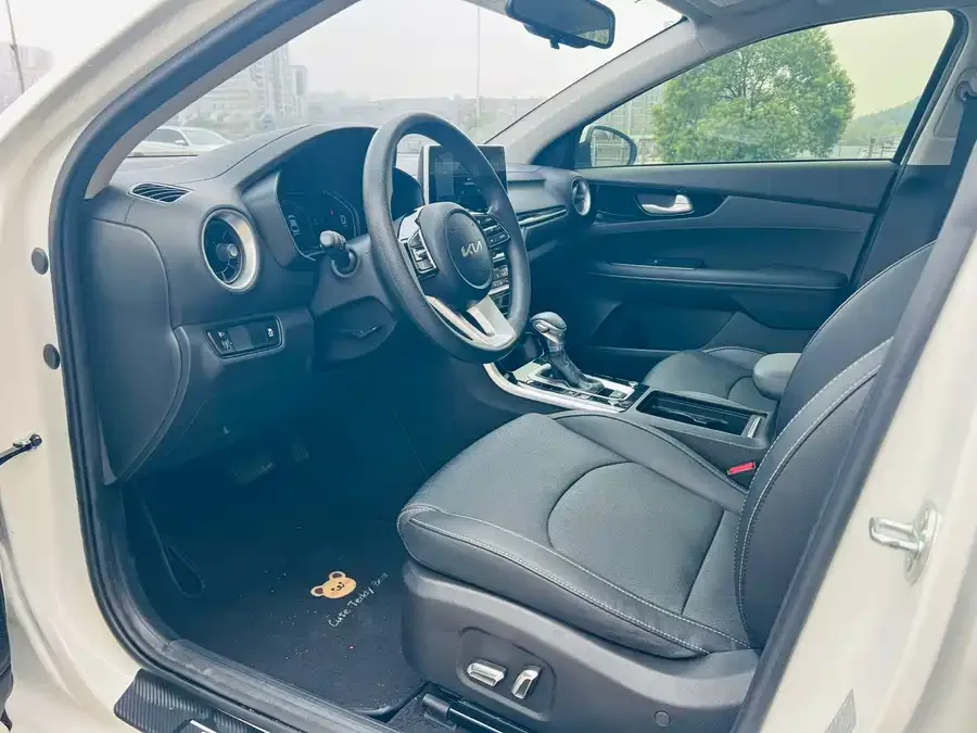 Kia K3 2021 1.5L CVT Fashion Edition 2022 — миниатюра 2