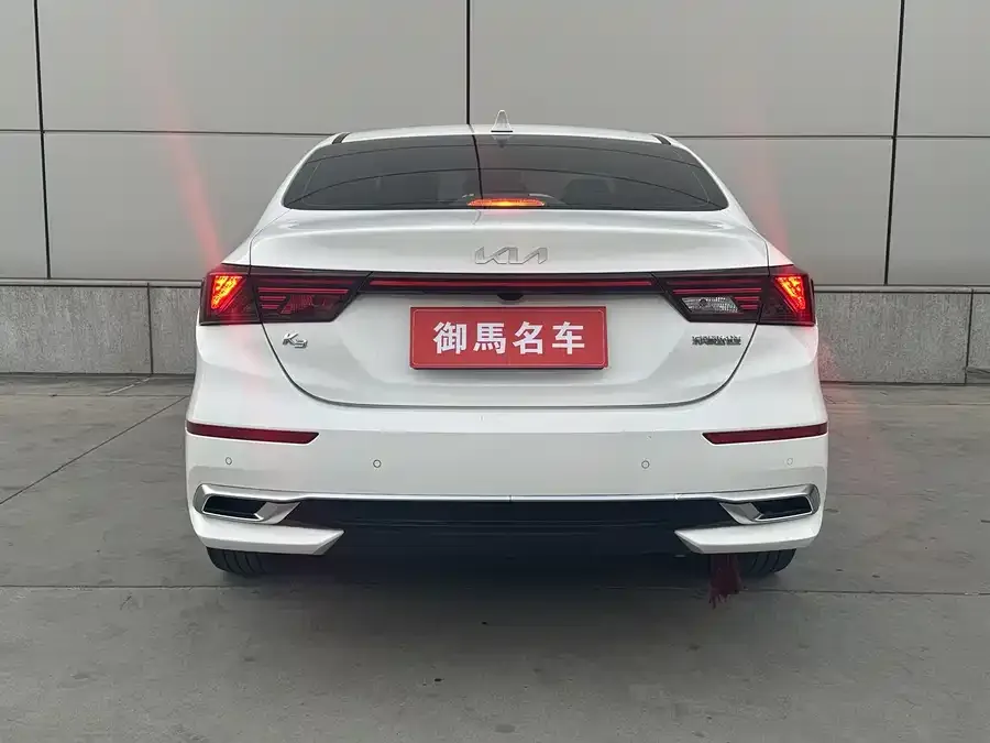 Kia K3 2021 facelift 1.5L CVT fashion version 2023 — миниатюра 3